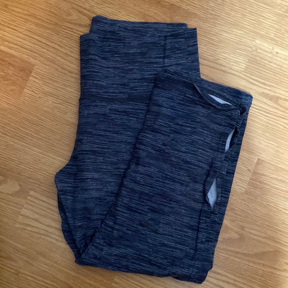Aerie Chill Play Move Leg Cutout Leggings
